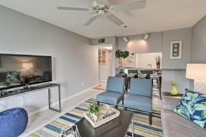 Pool Access, Walk to Manatee Beach Coastal Condo