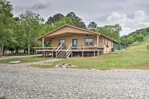 Guntersville Cabin with Lake Views! - Boaz