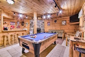 Holiday Home room in A-Frame Cabin with Hot Tub Less Than 1 Mi to Ober Gatlinburg!