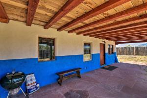 Cottage with Patio and Grill - 25 Min to Taos Valley!