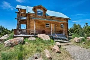 Pet-Friendly Moab Cabin with Mtn Views and BBQ! - Old La Sal