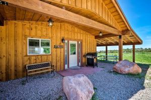 5-Acre Moab Studio with BBQ and Stunning Mtn Views