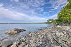 Waterfront Cottage - 17 Mi to Acadia Ntnl Pk!