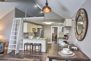 Apartment room in Updated Lake Erie Home 30 Min to Cedar Point!