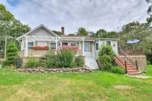 Charming East Boothbay Cottage with Large Yard! - New Harbor