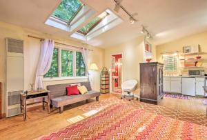 Quiet Saugatuck Studio with Patio - Walk to Dtwn!