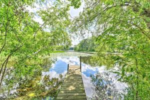 Fishermens Paradise with Fire Pit on Rice Lake!