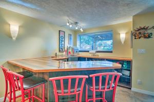 Roomy Salt Lake City Apt with MovieandGame Room