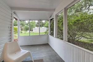 Gainesville Cottage with Sunroom and Covered Porch