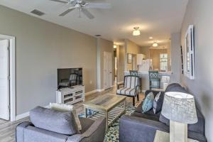 Apartment room in Fort Myers Condo with Resort Pools - Near Golf!