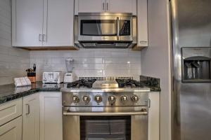 Ocean-View Home - Walk to Avalon City Center!