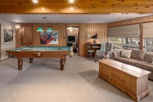 Falcon Cabin