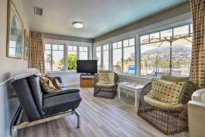 Ocean-View Home - Walk to Avalon City Center!