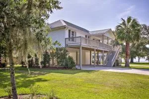 The Palm Bay St Louis Home - Walk to Beach! - Clermont Harbor