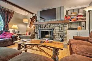 Condo with Furnished Deck - Walk to Sugar Mountain! - Sugar Mountain