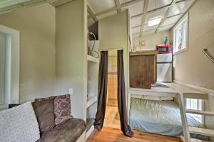 Greencastle Tiny House, Walk to Raccoon Lake!