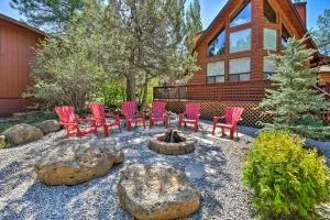 Fire Pit and Furnished Deck Modern Munds Park Cabin - Happy Jack