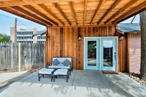 Holiday Home room in Renovated Modern Home with Patio Walk to Texas Tech!