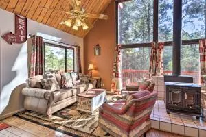 3 Mi to Downtown Cabin with Gas Grill in Prescott - Crown King