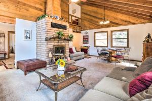 Alto Home with Deck and Views about 15 Mi to Ski Apache!