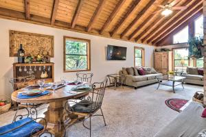 Alto Home with Deck and Views about 15 Mi to Ski Apache!