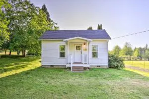 Ferndale Cottage on Private 20 Acre Farm! - Lynden