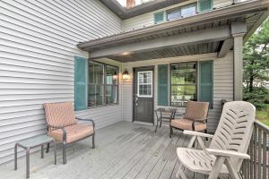 Pet-Friendly Spring Grove Home w Serene Yard!