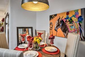 Modern Condo w Santa Fe Charm 1 Mi to Plaza