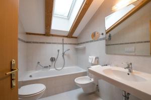 Familiensuite mit Balkon