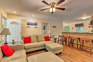 Beech Mountain Home with Covered Deck, Near Skiing!