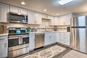 Modern Salt Lake City Apt - 20Mi to Snowbird!