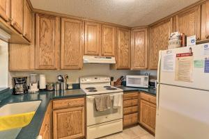 Walk to Ocean Cozy Condo in North Myrtle Beach!