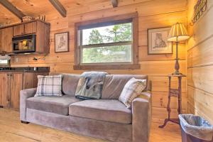 Near Winter Trails! Rustic Cabin in Mill Spring