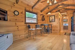 Near Winter Trails! Rustic Cabin in Mill Spring