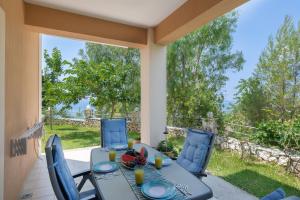 Rania Apartments Helmata