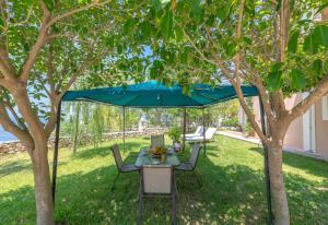 Rania Apartments Helmata