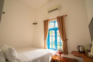 Vida Loca Sunset Beach Resort