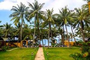 Vida Loca Sunset Beach Resort