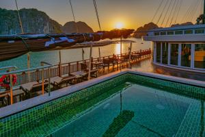 Heritage Line Ylang Cruise - Halong Bay & Lan Ha Bay