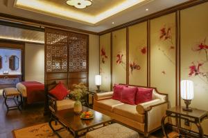 Heritage Line Ylang Cruise - Halong Bay & Lan Ha Bay