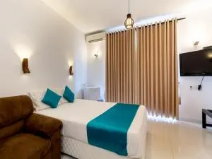 Royal Mount Hotel - Моратува