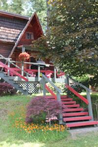 Sunny Bluffs Chalets