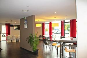 Hotels Kyriad Charleville Mezieres : photos des chambres