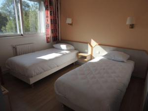 Hotels Hotel Le Sully La Roche Sur Yon : photos des chambres