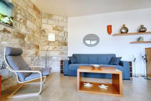 Eleni Sea View Luxury Apartment in Mades