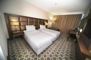 Superior Twin Room room in Mercure Istanbul West Hotel & Convention Center