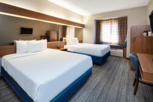 Queen Room with Two Queen Beds - Non-Smoking room in Baymont by Wyndham Las Vegas South Strip