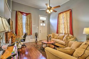 Holiday Home room in NOLA House in Irish Channel - Walk to Magazine St!