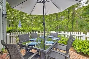 Maushop Village Getaway with Private Beach Access! - New Seabury