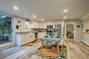 Marthas Vineyard Apt ~ 1 Mile to Inkwell Beach!